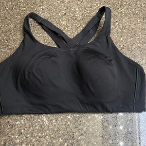 lululemon Energy High Support Black Strappy Sports Bra Size 38D EUC Gym Yoga Run